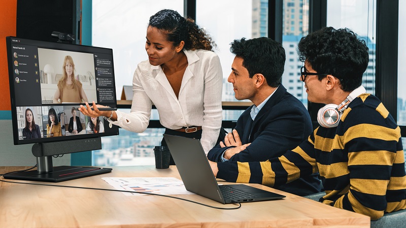 Lenovo updates smart solutions with Microsoft Teams display and Windows-based collaboration bar